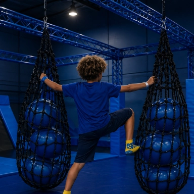 Zone Ninja Warrior de You Jump Plan de Campagne aux Pennes-Mirabeau